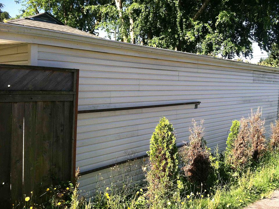 1st image of 9126 1st Ave NE