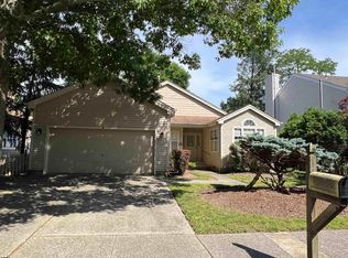 114 Parkwood Dr, Linwood, NJ 08221