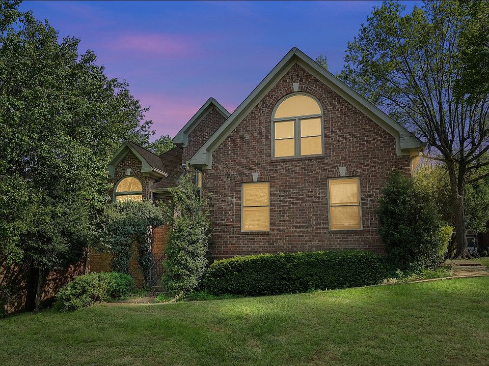 1st image of 501 S Lakeridge Pl