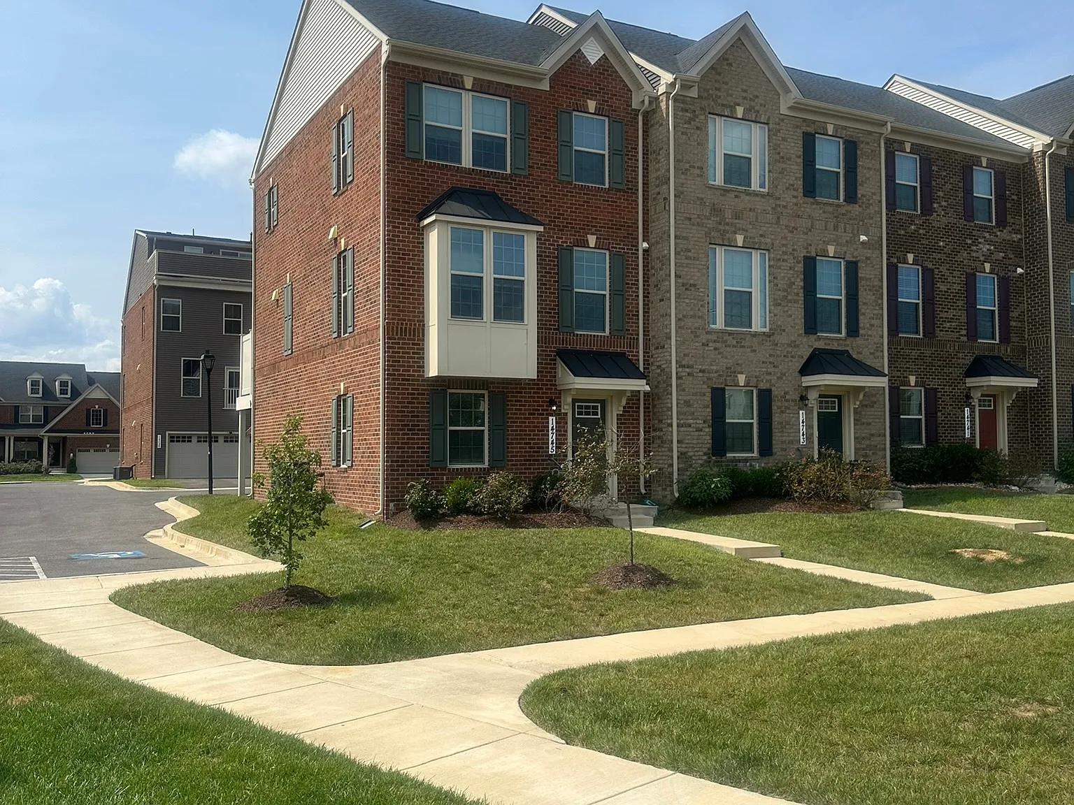 3 bed, 1741 sqft, $3,300 — Photo 2