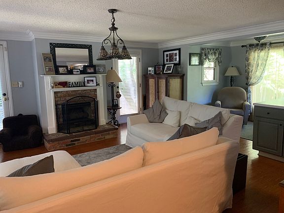 2nd image of 106 Indian Springs Dr