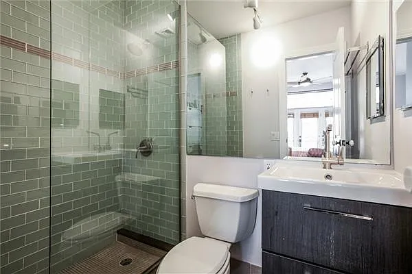 Sold by Avenue Sotheby's International Realty | media 25