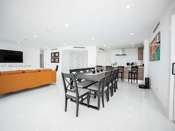 3rd image of 5600 Collins Ave #Cu-14k
