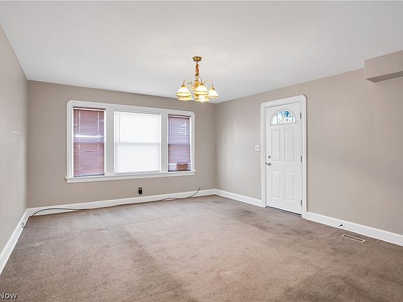 4th image of 3533 Carlyle Ave
