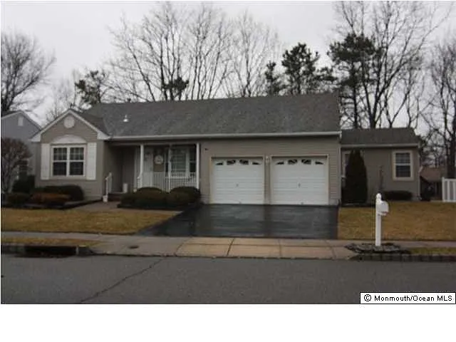 2392 Mount Hood Ln photo 1