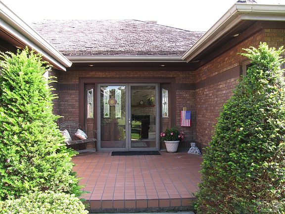 2nd image of 104 Fairview Dr