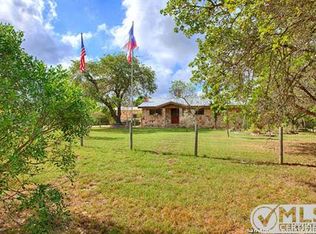 430 Windmill Dr, Bandera, TX 78003