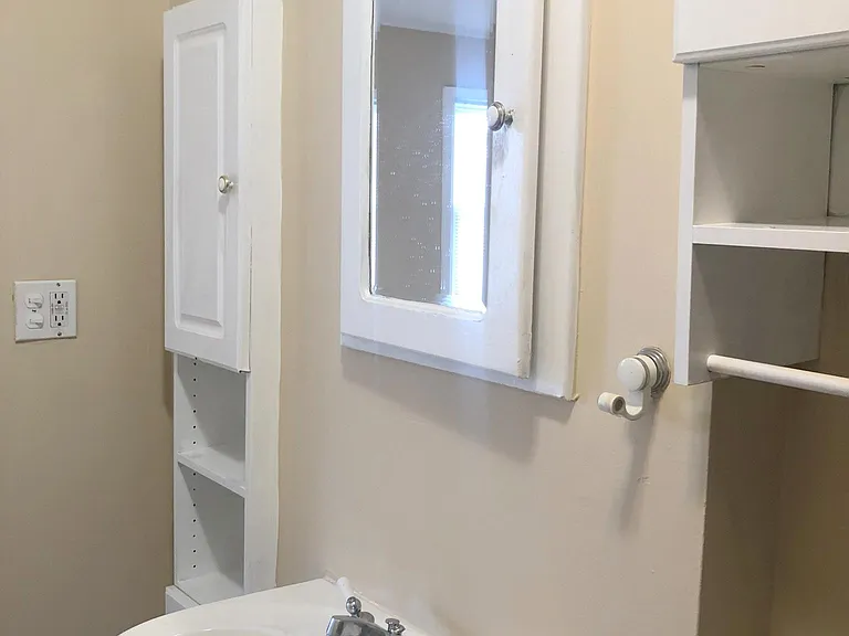 9820 Natoma Ave — Photo 10