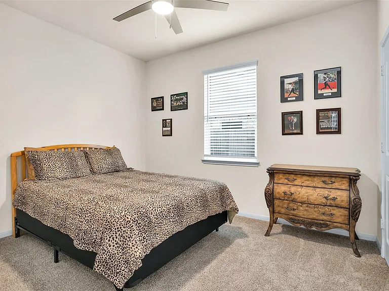 18806 Legend Oaks Dr — Photo 29
