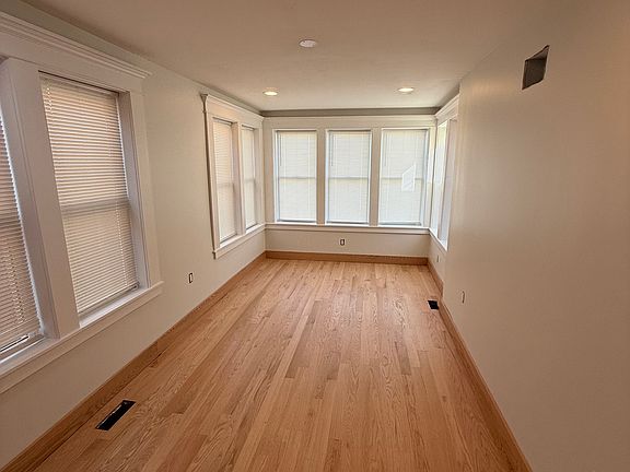 5th image of 10 Reeb Ave