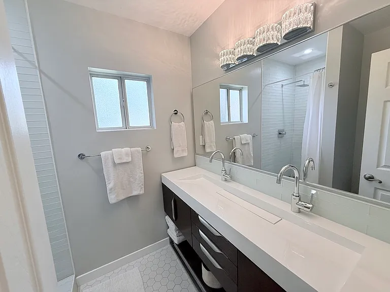 2514 Pearl St — Photo 17