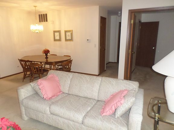 3rd image of 521 Mallard Ct #1