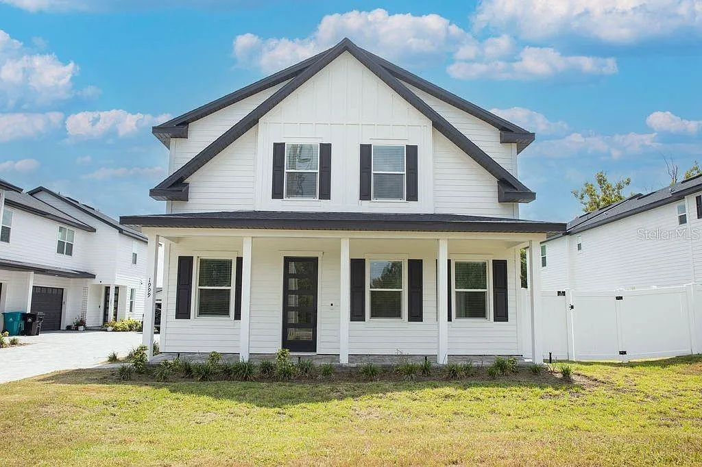 3 bed, 2.5 bath, 1862 sqft, $3,300 — Photo 2