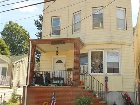 720 Chestnut Street image 1 of 6