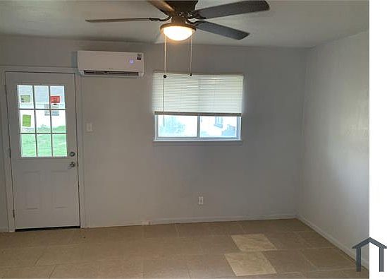3rd image of 404 N 16th St APT 10