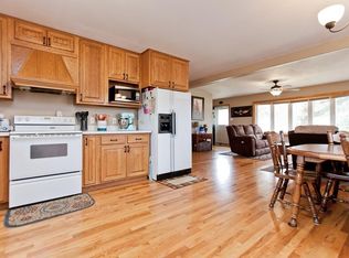 511 2nd St S, Coggon, IA 52218