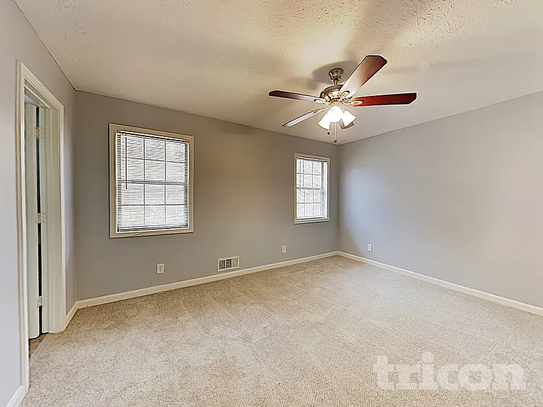 110 Springvalley Way — Photo 11