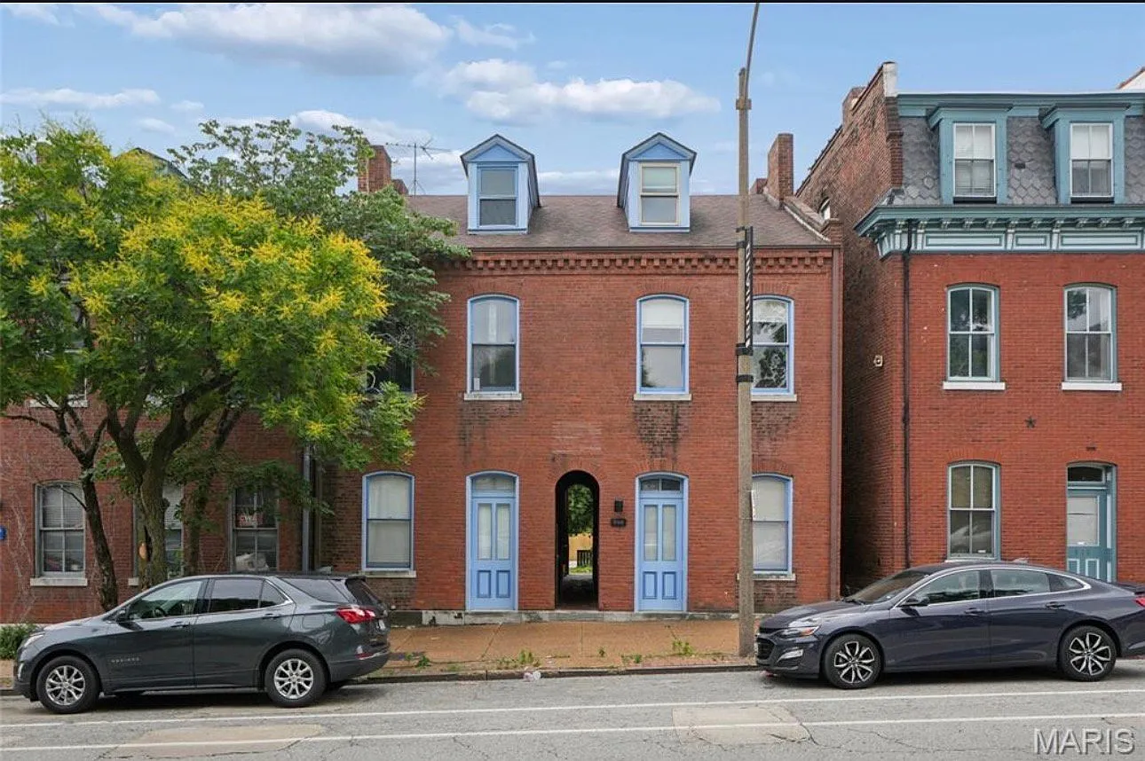 31+ day, furnished stay in Soulard! — Photo 1