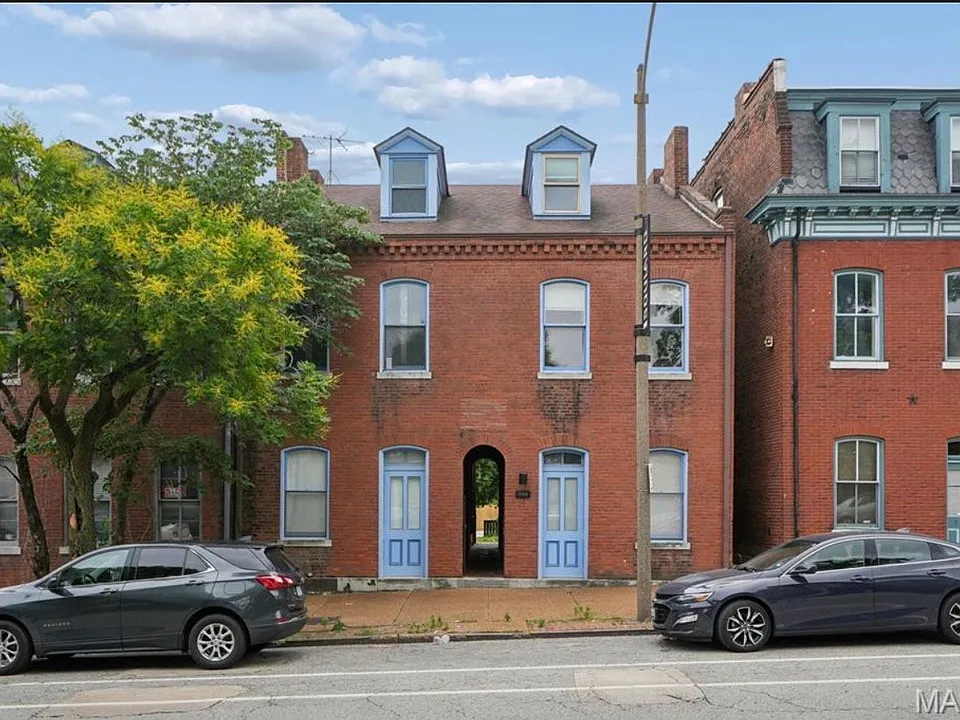 906 Russell Blvd #A