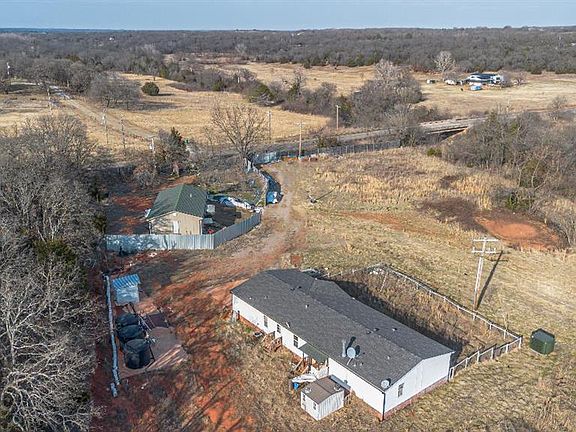 3rd image of 19744 E Etowah Rd