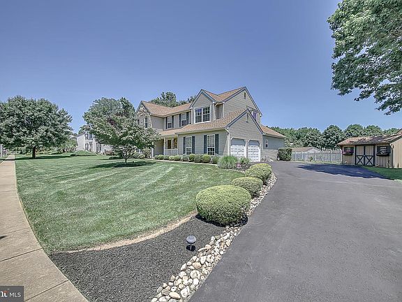 3rd image of 4330 S Woodland Dr