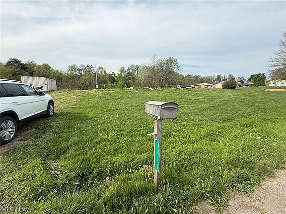 2nd image of 42135 W Union Rd