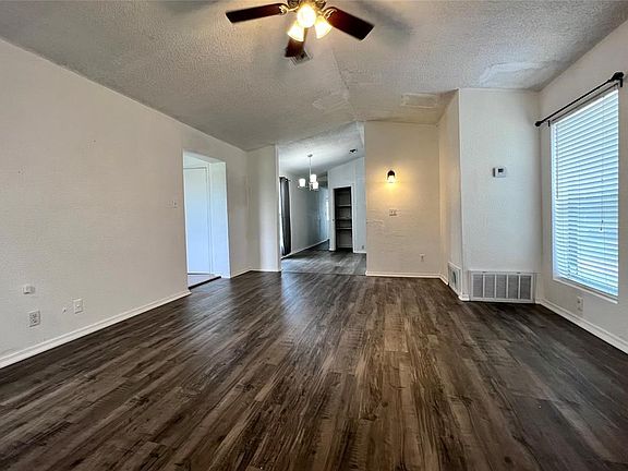 4th image of 5615 Shady Hill Cir