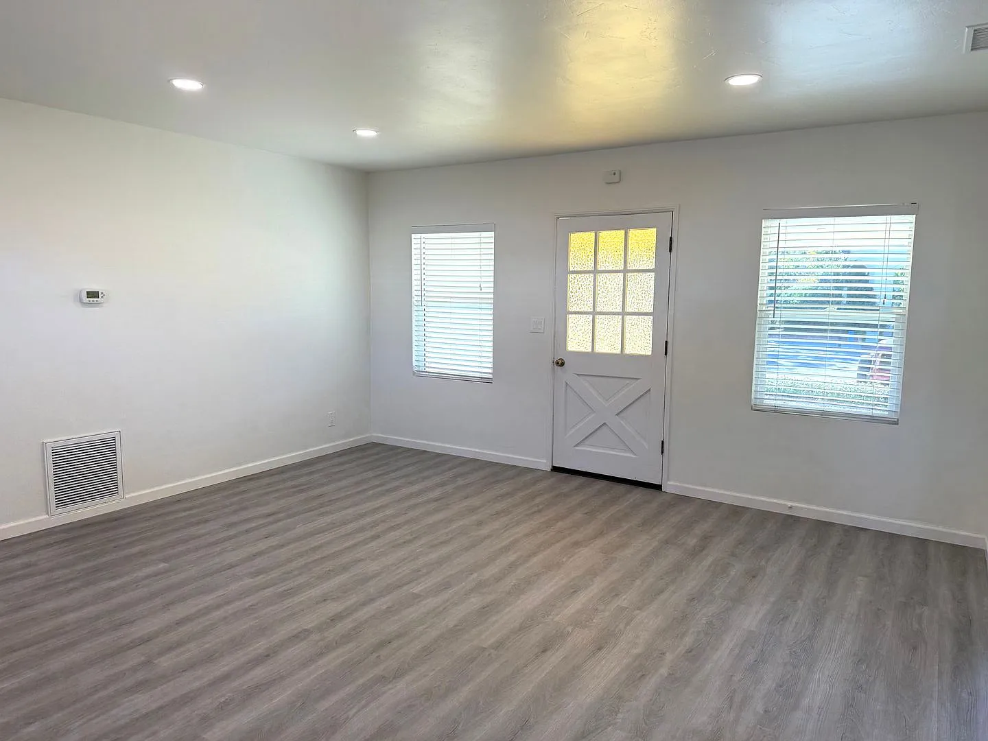 Charming 2 Bedroom, 1 Bathroom House With 1 Car Garage And Water Included In Solvang — Photo 2