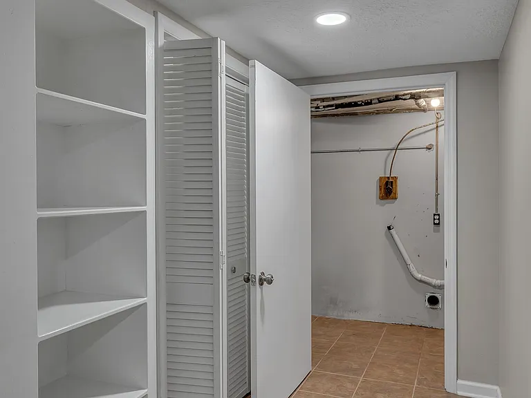 4917 Salem Dr — Photo 28
