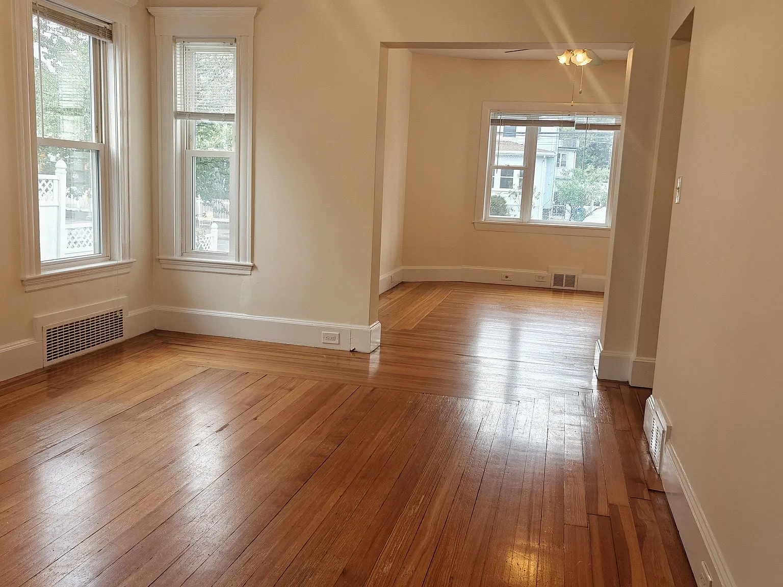 2 bed, 1000 sqft, $2,700 — Photo 4