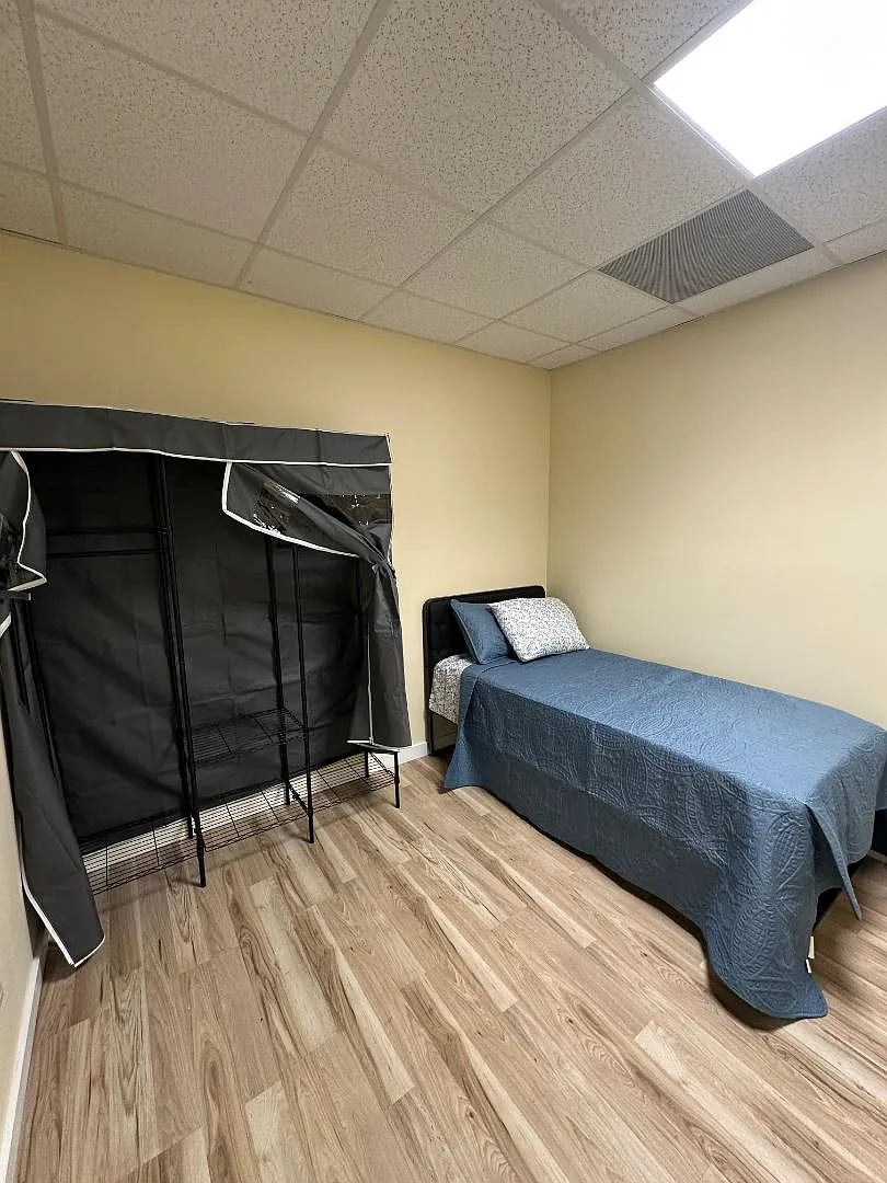 301 N Washington St - Room 4 — Photo 1