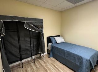 301 N Washington St ROOM 1, Shelby, NC 28150