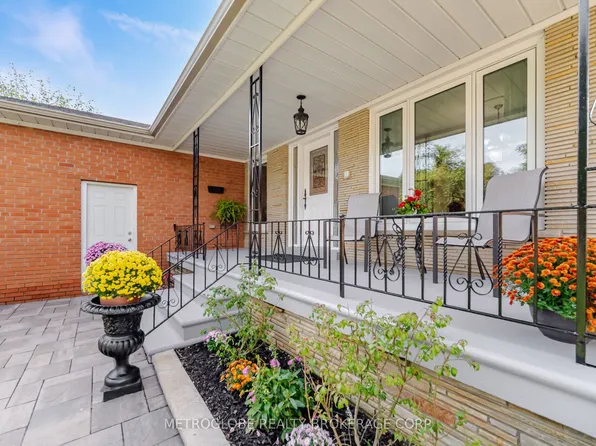 28 Eldorado Ct, Toronto, ON M3J 1X1