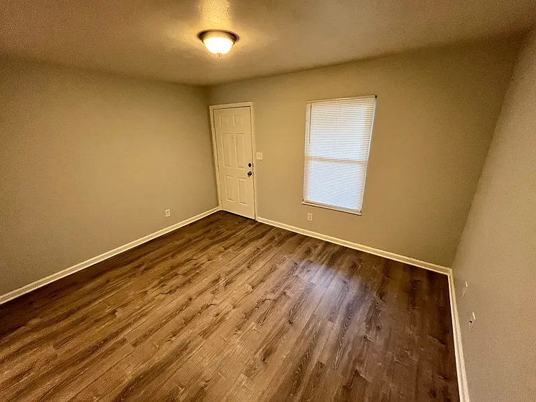 1702 N King St #2 — Photo 6