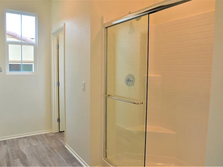 822 Brookdale Dr — Photo 17