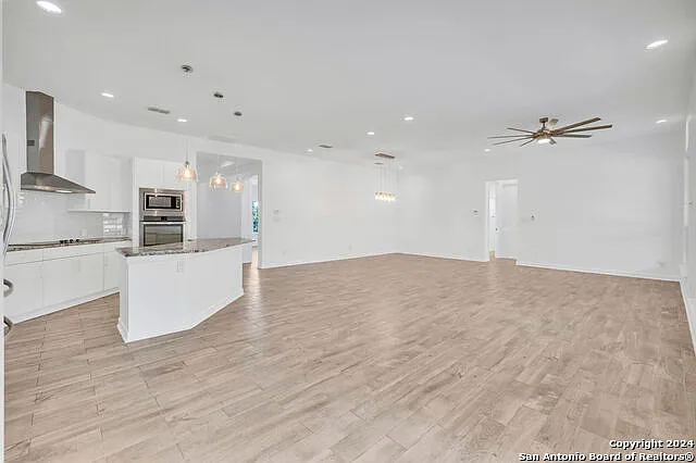 1303 Summerfield — Photo 9