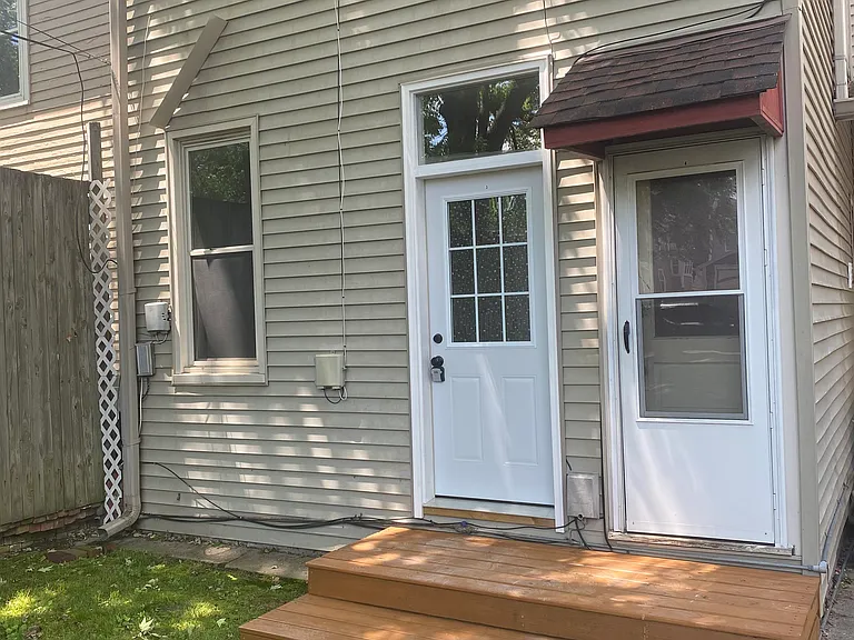 1944 Deerwood Ave #3 — Photo 7
