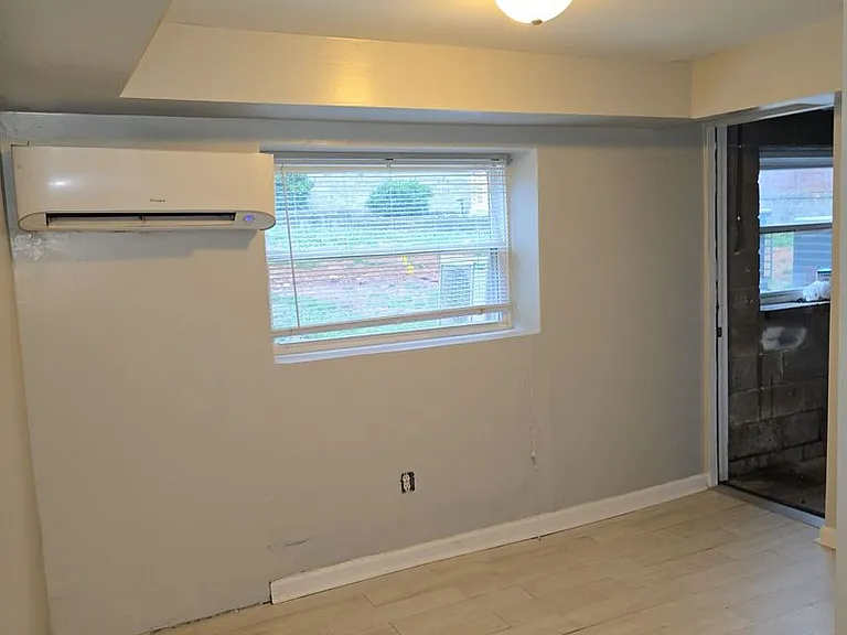 217 Auten St — Photo 10