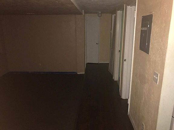 4th image of 567 Heineman St