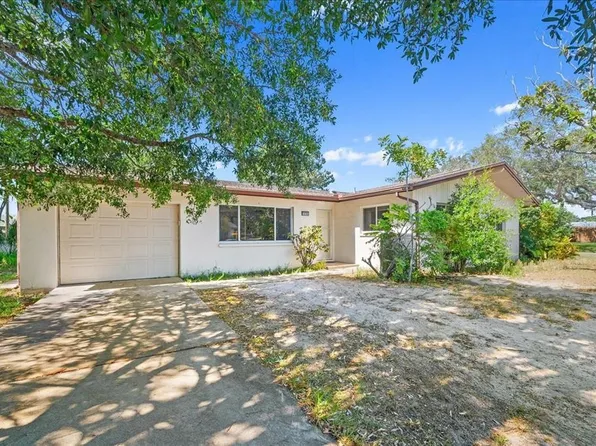 13705 Jamaica Dr, Seminole, FL 33776