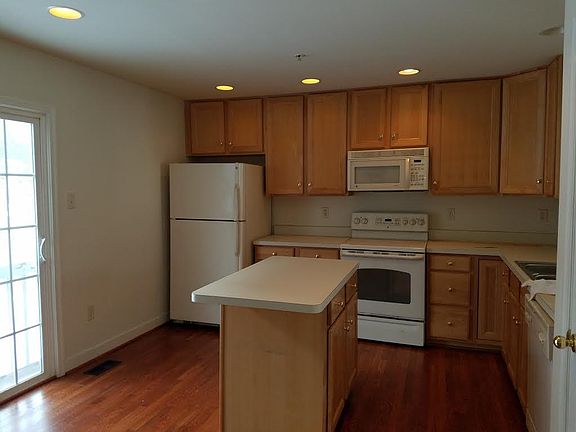 5th image of 1201 Carli Ct