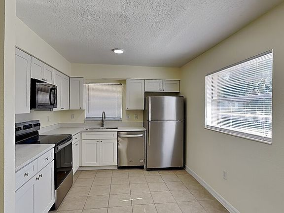 2nd image of 465 Oak Dr