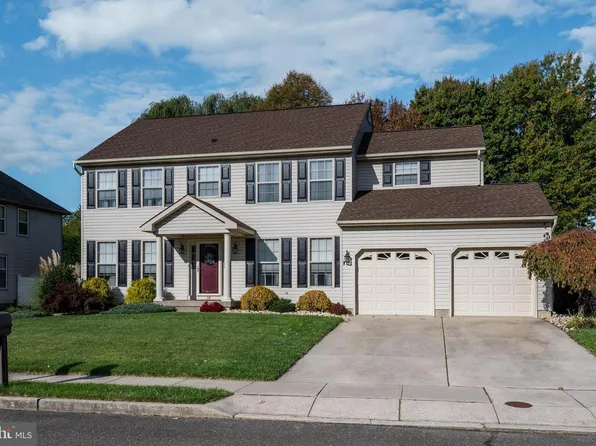 10 Whitehaven Dr, Lumberton, NJ 08048