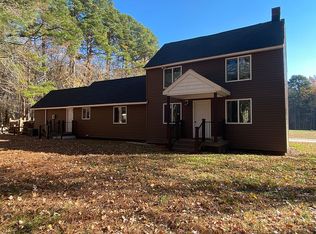 10749 Bayside Rd, Birdsnest, VA 23307
