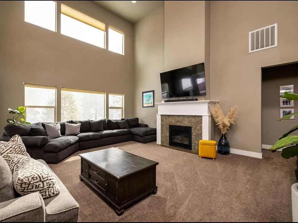 1087 Timber Mountain Ln