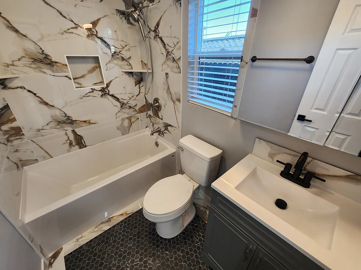 Building Photo - 3014-18 Clay Ave #3014