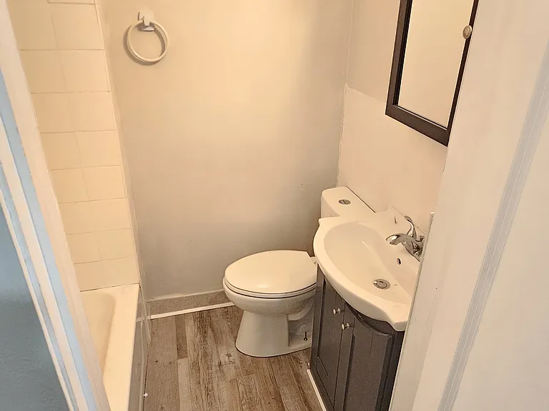 1001 W Walnut St #A — Photo 9