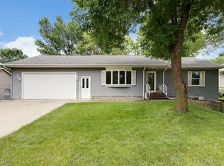 1614 Springwood Ln, Faribault, MN 55021