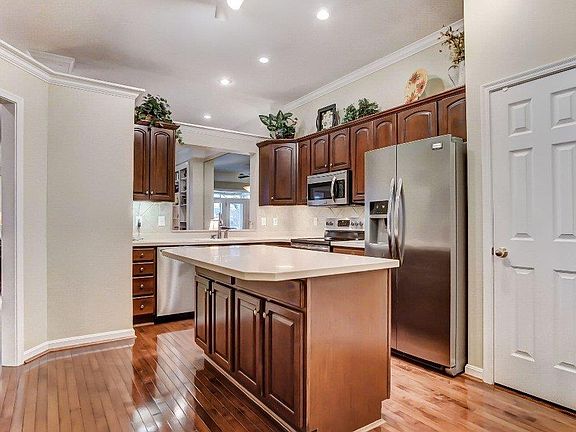 2nd image of 8316 Verbena Ln