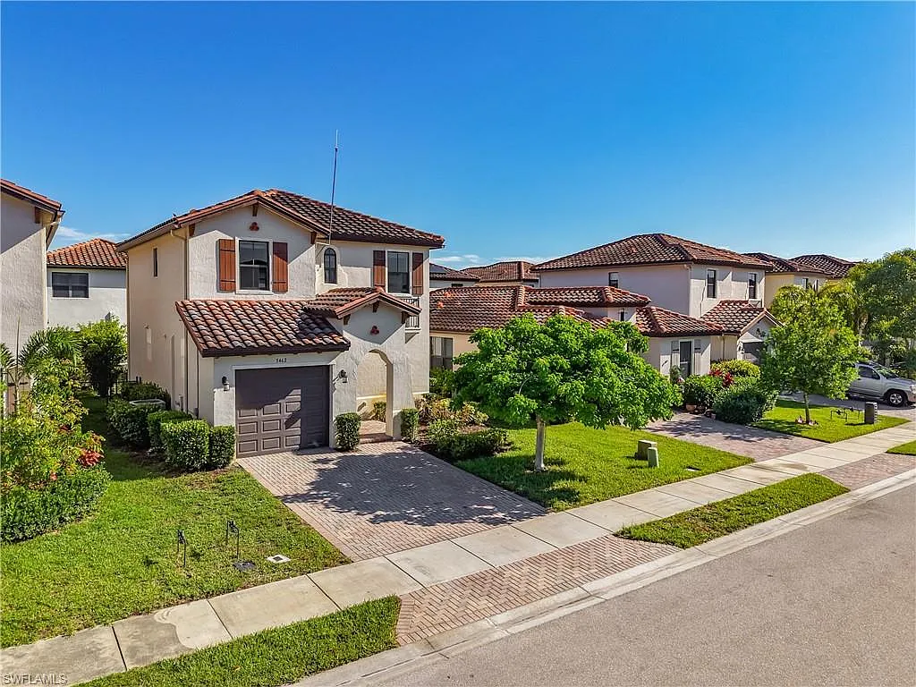 3 bed, 2.5 bath, 1650 sqft, $2,250 — Photo 3